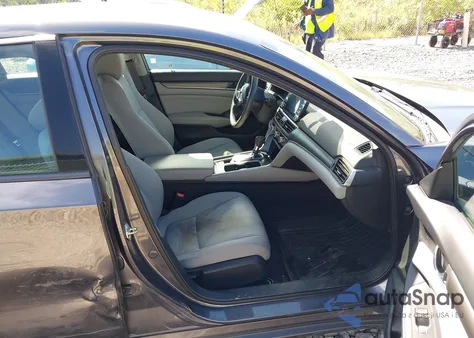 2018 Honda Accord Lx из США, поврежденный, VIN 1HGCV1F17JA027634